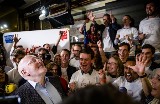 Frans Timmersman (PVDA) reageert tijdens de uitslagenavond van de Europese Parlementsverkiezingen. Foto door Bart Maat.